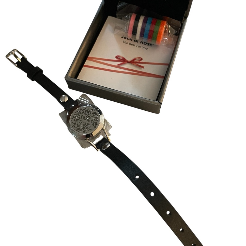 Jack & Rose Black Essential Oils Floral Medallion Bracelet - Picture 4 of 5
